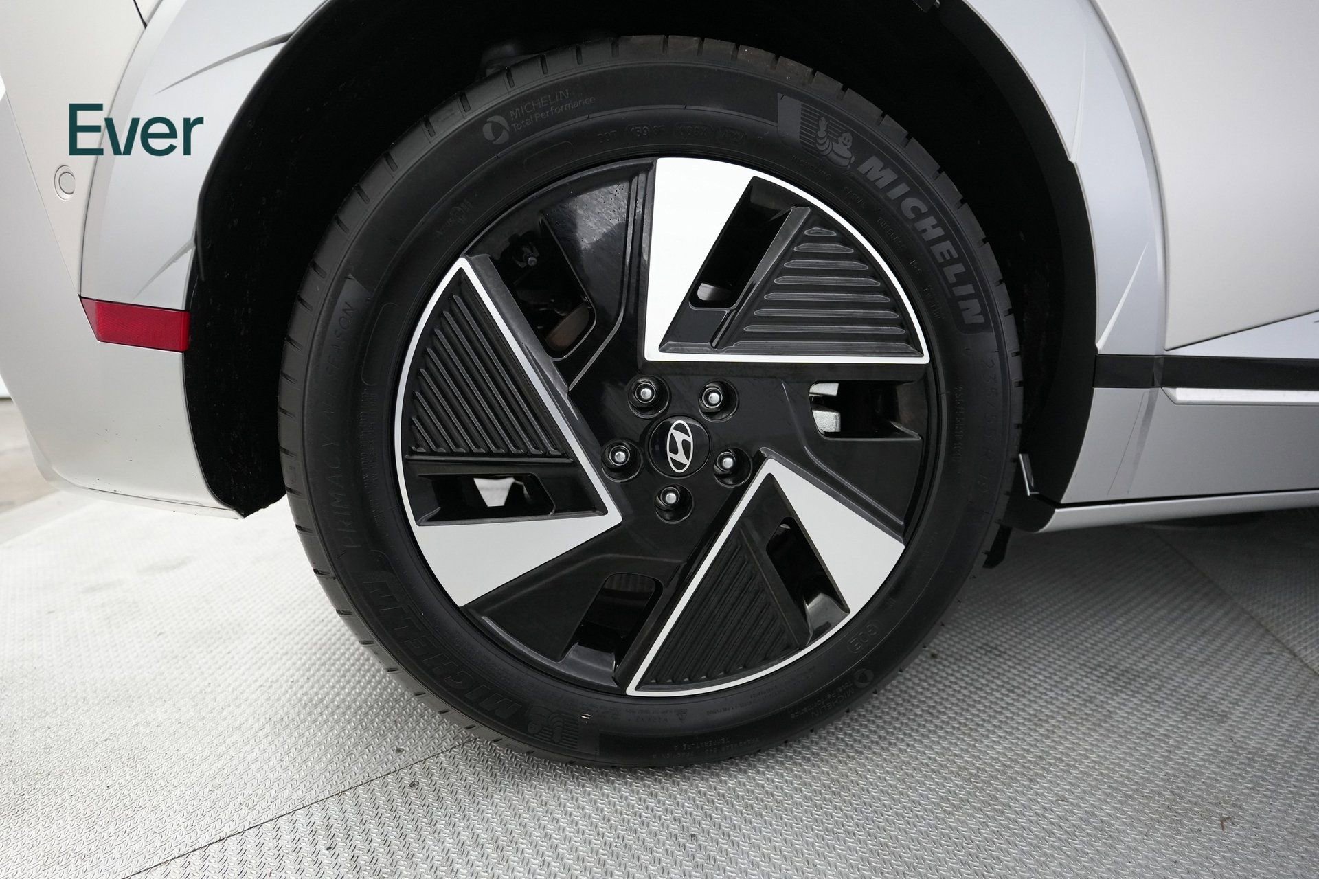 Used 2025 Hyundai Ioniq 5 Limited image 20