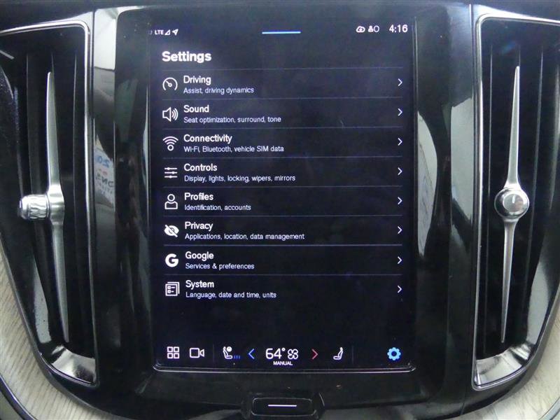 Used 2022 Volvo XC60 B6 Inscription w/ Climate Package image 15