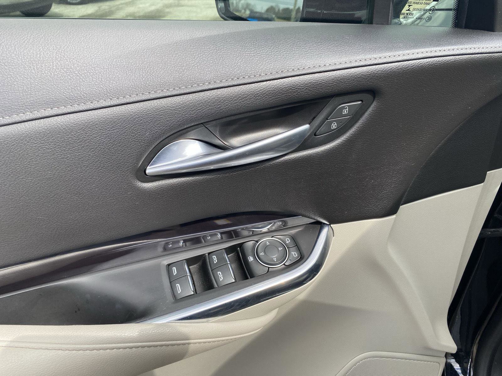 Used 2019 Cadillac XT4 Luxury w/ Cold Weather Package image 12