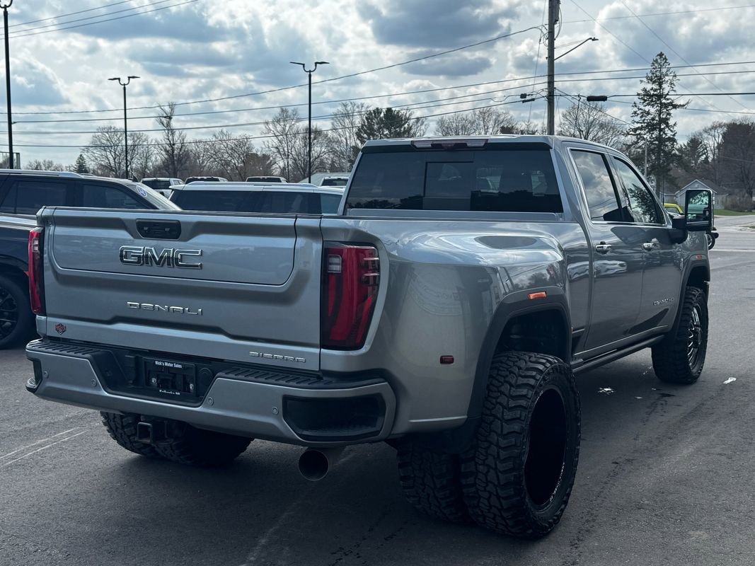 Used 2024 GMC Sierra 3500 Denali Ultimate AWD/4WD image 6