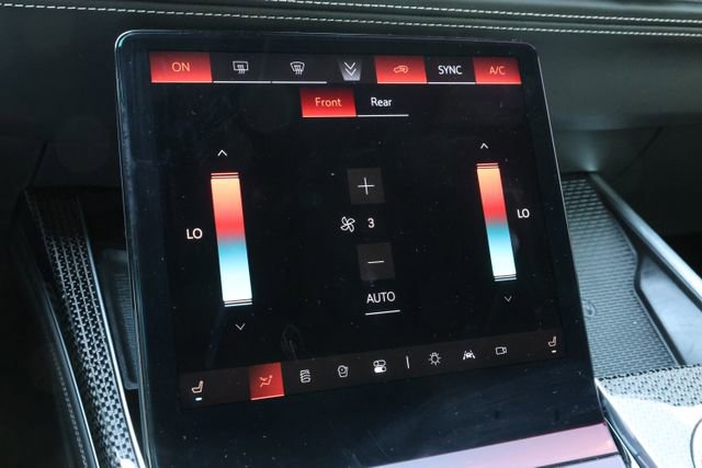 Used 2025 Cadillac Escalade V w/ LPO, ONYX Package image 21