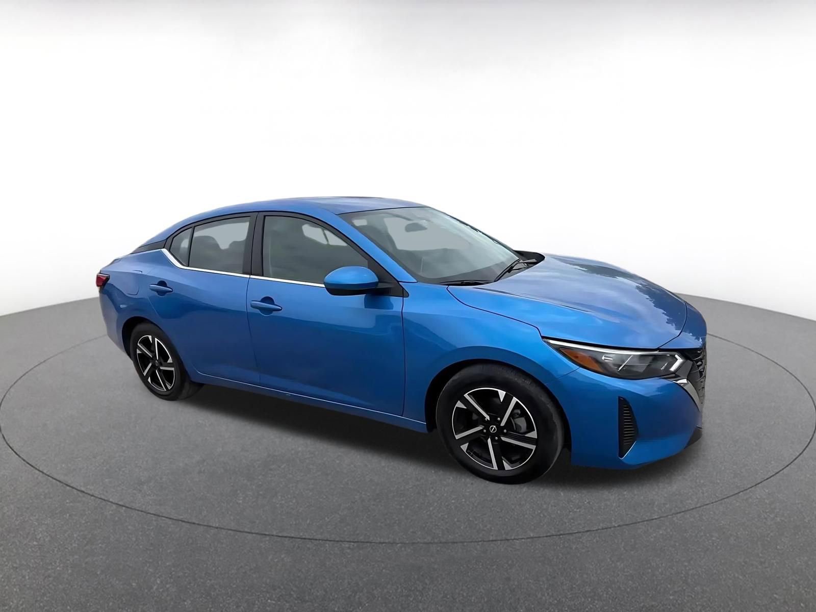 Used 2025 Nissan Sentra SV FWD image 2