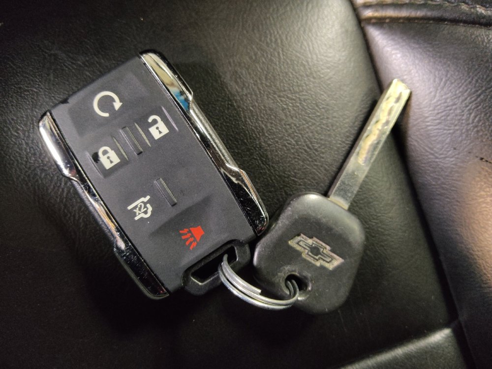Used 2015 Chevrolet Suburban LS RWD image 32
