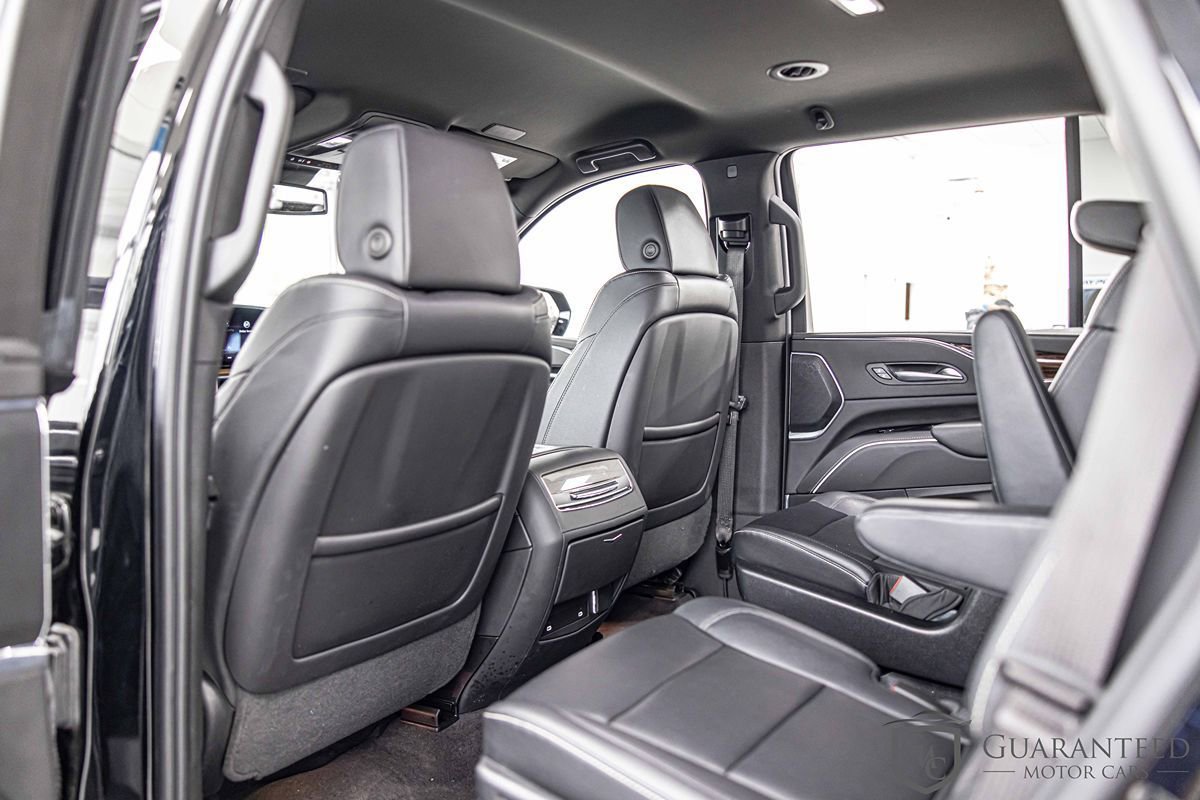 Used 2023 Cadillac Escalade Luxury w/ LPO, Floor Liner Package AWD/4WD image 32