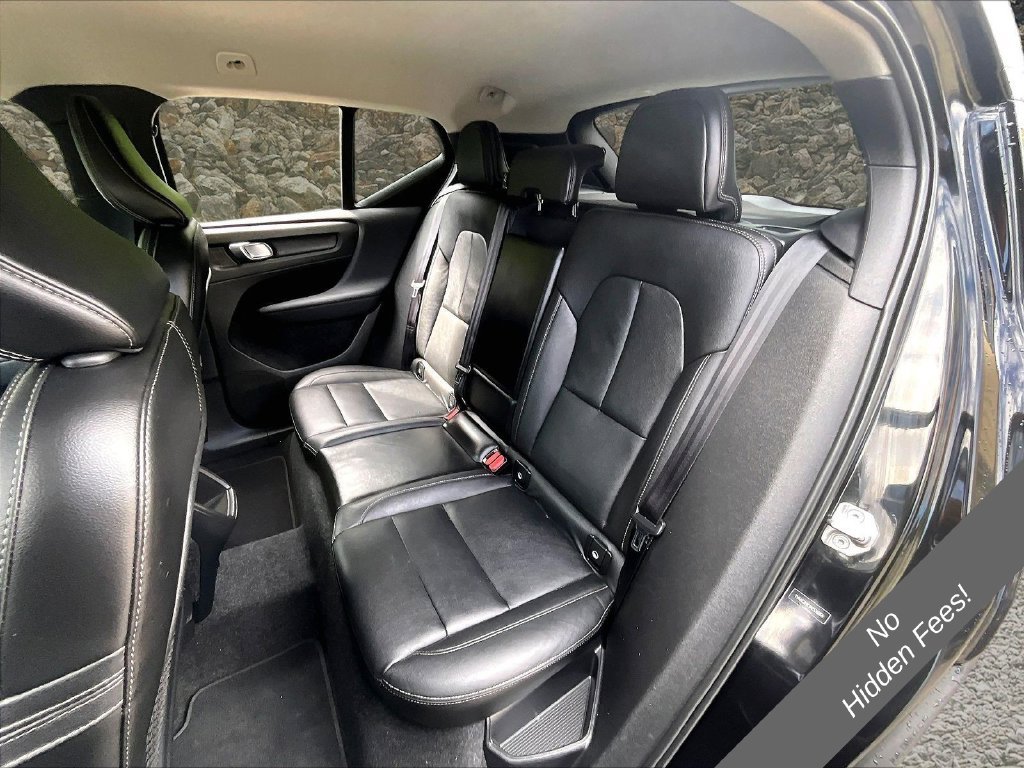 Used 2021 Volvo XC40 T4 Momentum FWD image 23