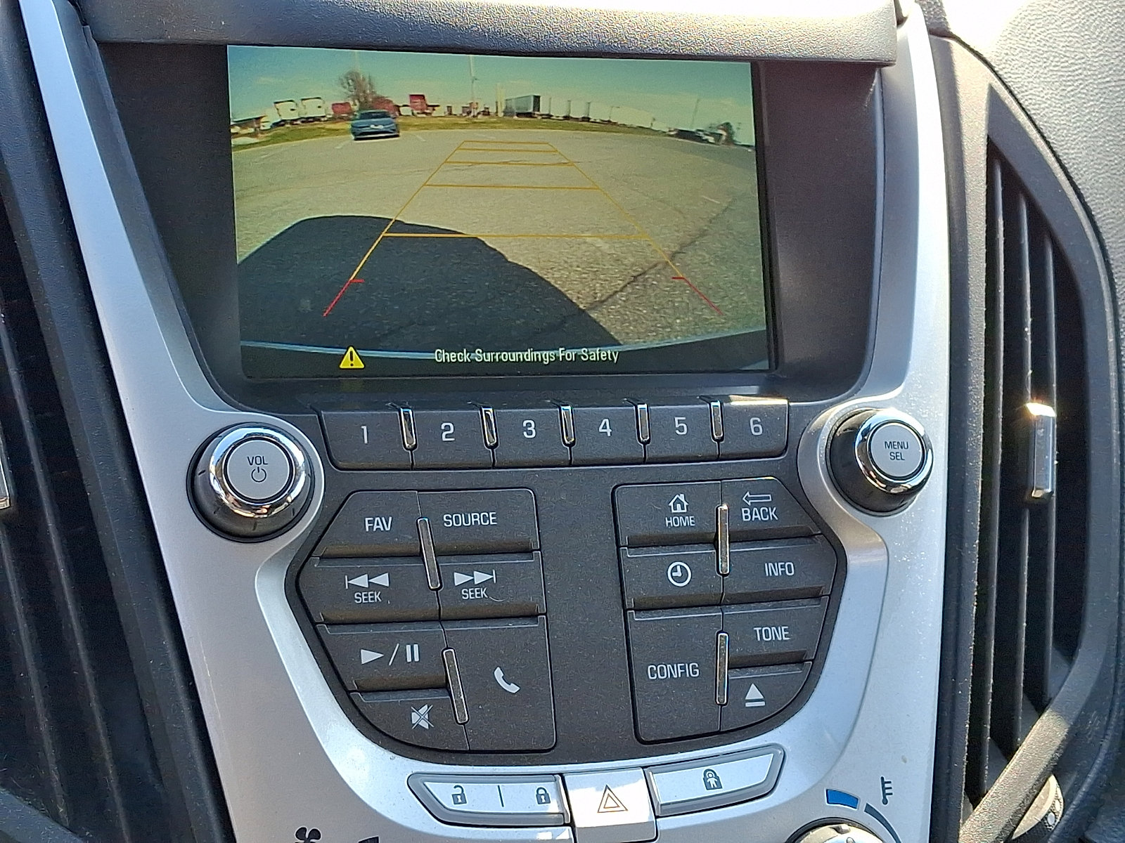 Used 2015 Chevrolet Equinox LT image 18