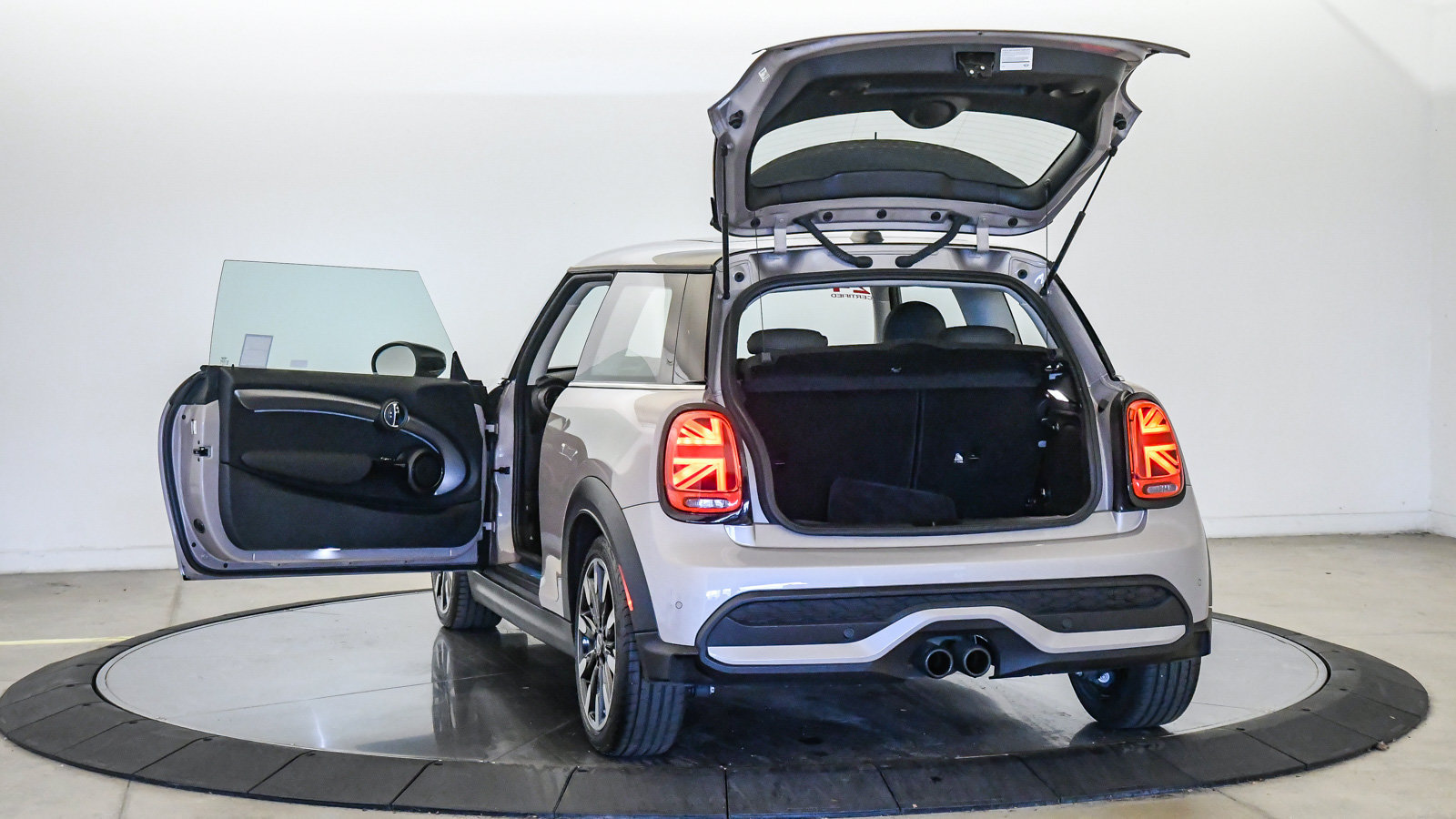 Certified 2024 MINI Cooper S FWD image 27