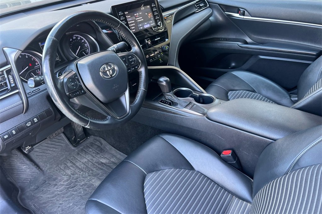 Used 2022 Toyota Camry SE image 12