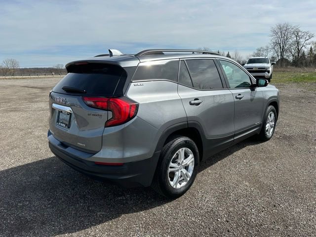 Used 2020 GMC Terrain SLE w/ Driver Convenience Package image 4
