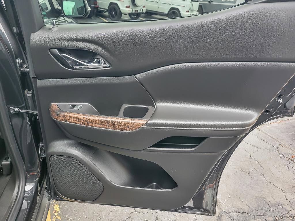 Used 2020 GMC Acadia Denali image 22