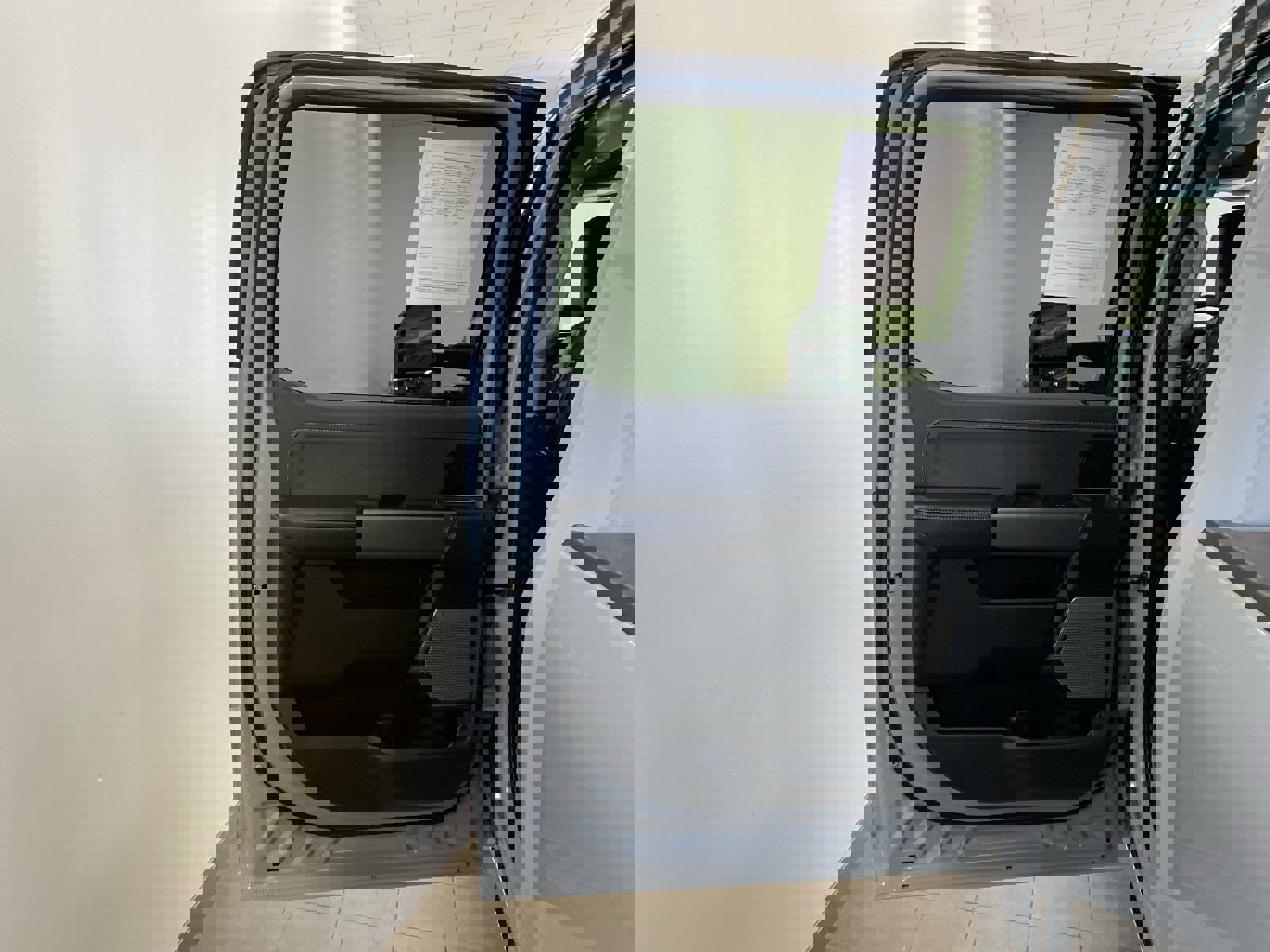 Used 2025 Ford F250 Lariat w/ Lariat Ultimate Package AWD/4WD image 8