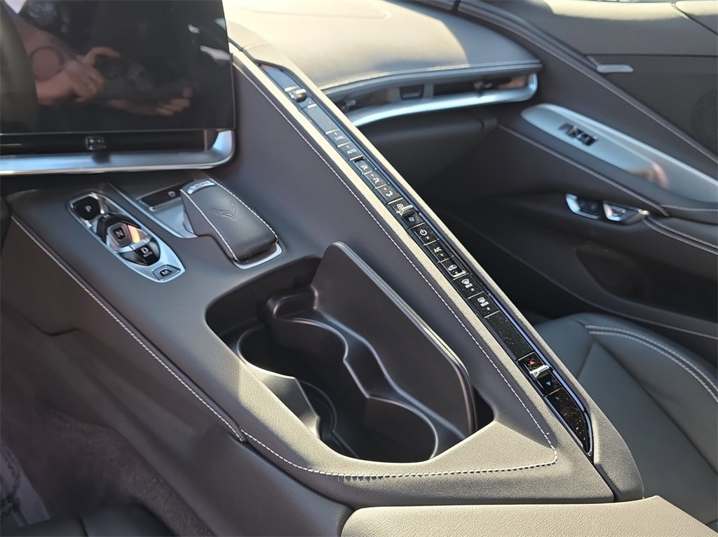 Used 2025 Chevrolet Corvette Z06 image 12