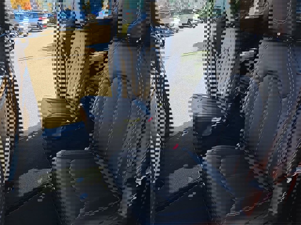 New 2026 Chrysler Pacifica Select image 16