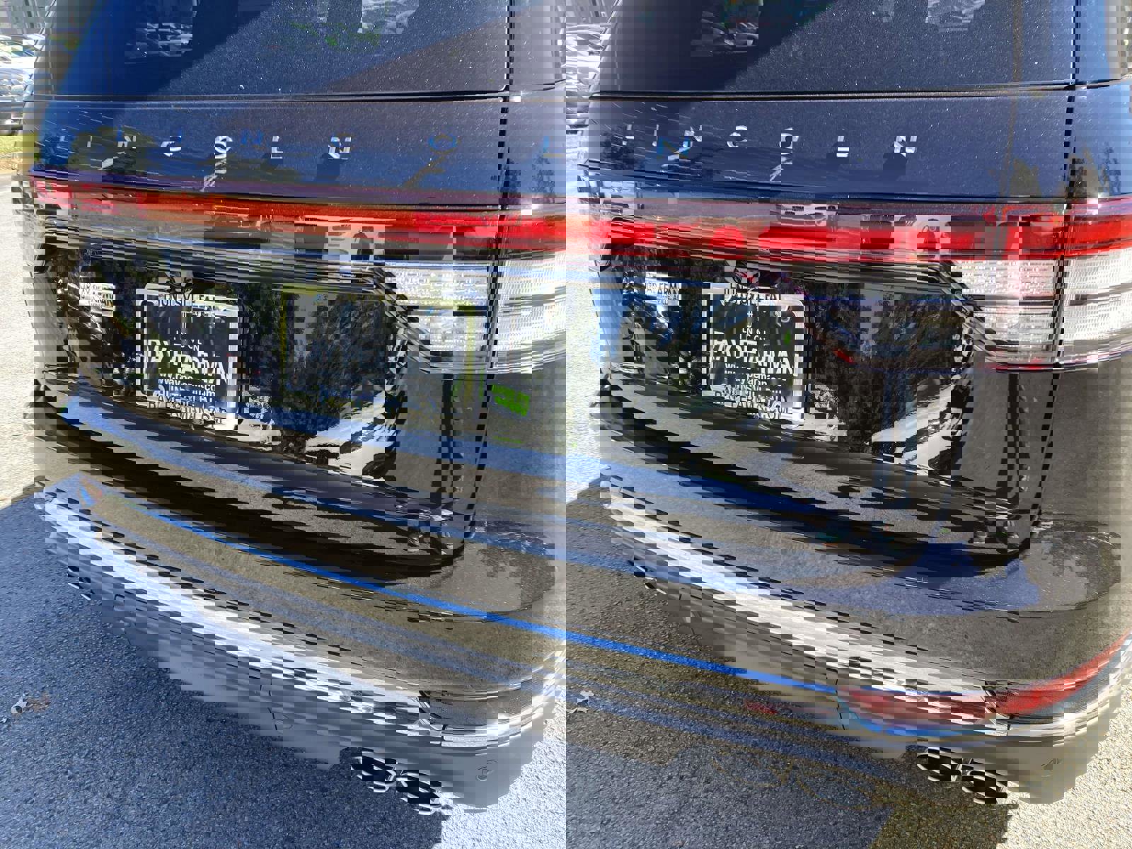 New 2025 Lincoln Aviator AWD w/ Equipment Group 101A image 4