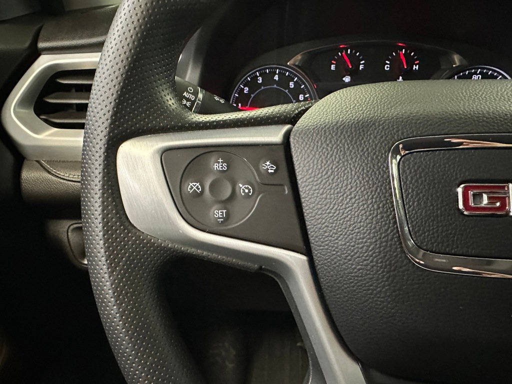 Certified 2023 GMC Acadia SLE w/ Driver Convenience Package image 11