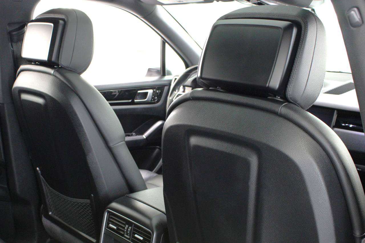 Used 2020 Porsche Cayenne AWD/4WD image 38