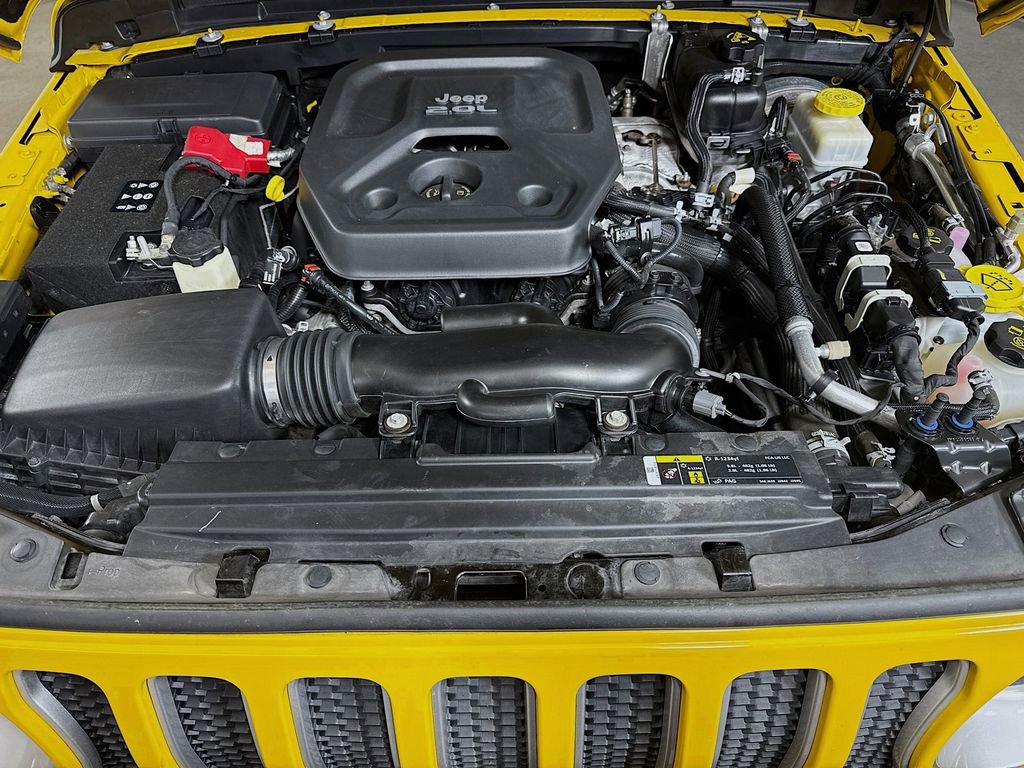 Used 2019 Jeep Wrangler Unlimited Sahara image 30