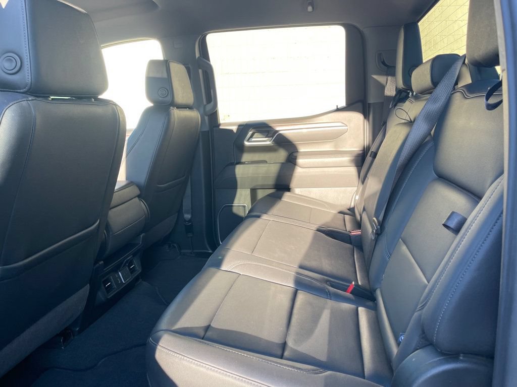 Used 2026 GMC Sierra 1500 SLT AWD/4WD image 12