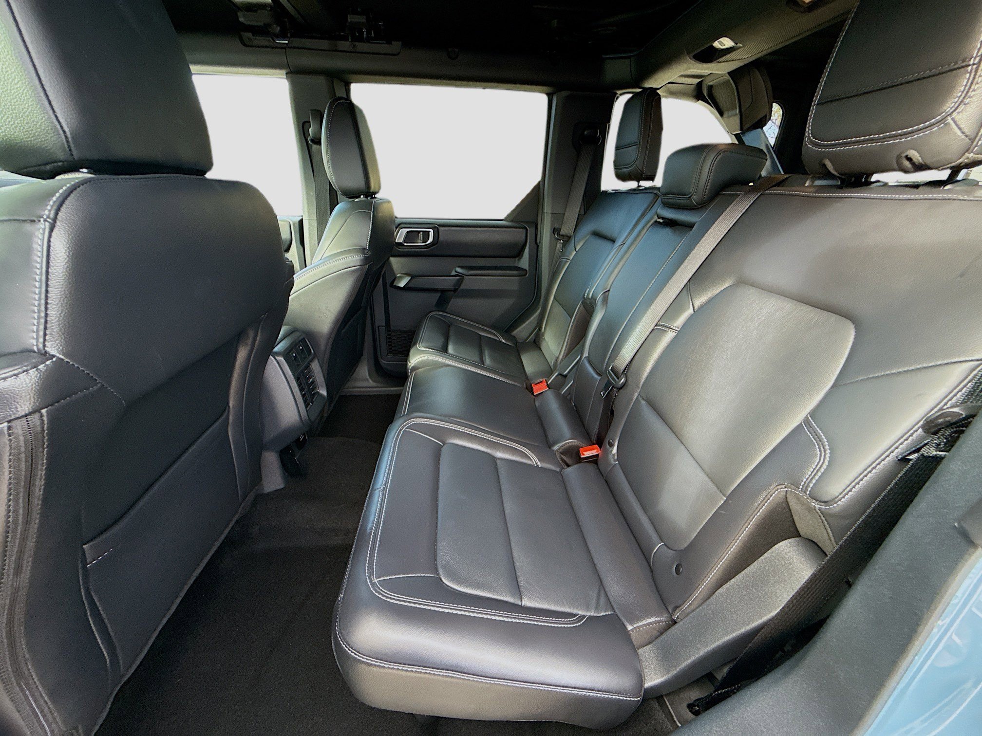 Used 2025 Ford Bronco Outer Banks image 24