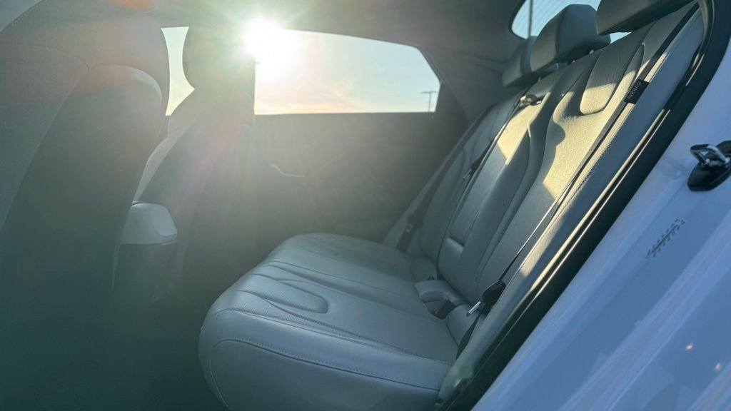 Certified 2024 Hyundai Elantra Limited FWD image 21