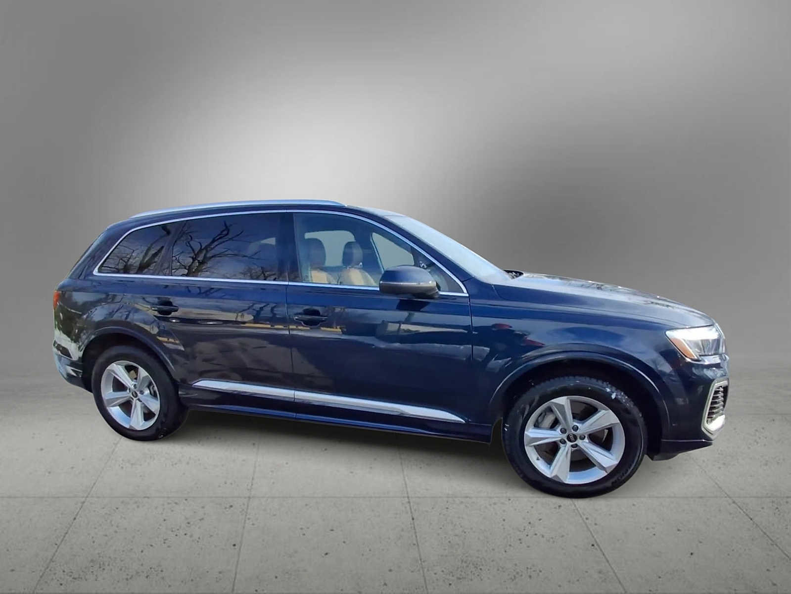 Certified 2025 Audi Q7 3.0T Premium w/ Convenience Package image 2