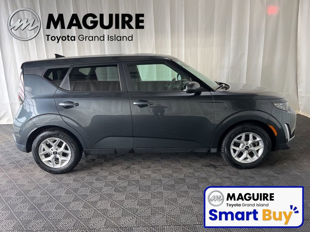 Used 2023 Kia Soul LX w/ LX Technology Package FWD image 3