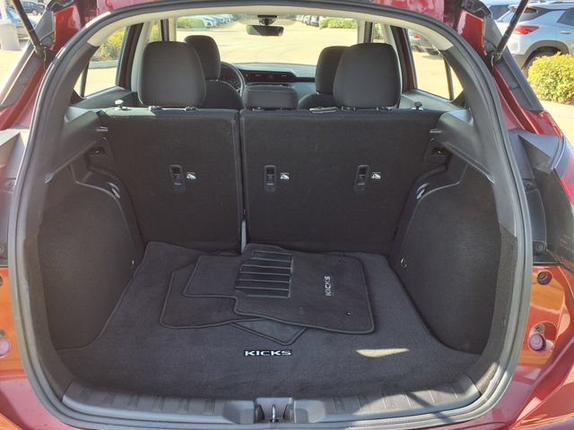 Used 2024 Nissan Kicks SV w/ Interior Electronics Package FWD image 9