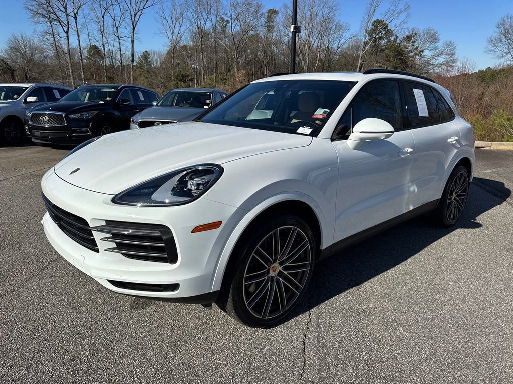 Used 2023 Porsche Cayenne Platinum Edition image 3