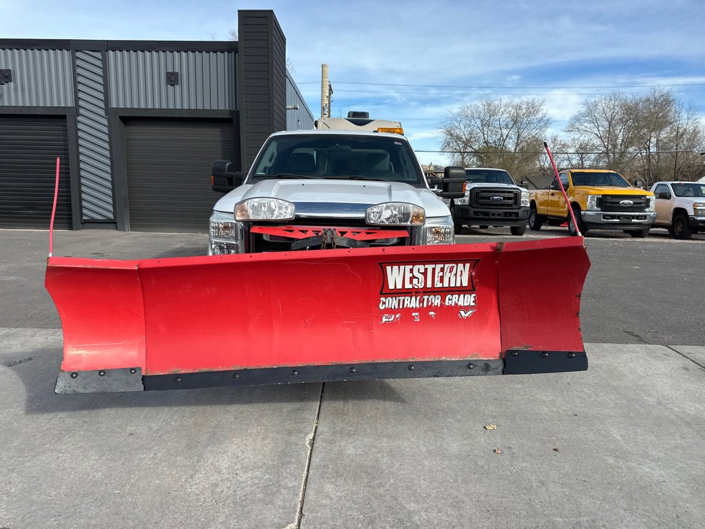 Used 2015 Ford F250 XLT w/ XLT Interior Package image 2