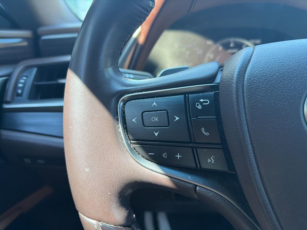 Used 2019 Lexus ES 350 Ultra Luxury w/ Accessory Package 2 image 38