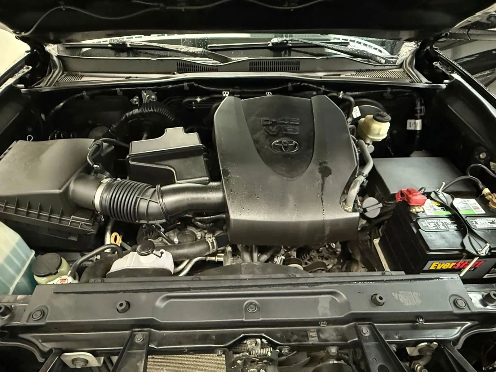 Used 2018 Toyota Tacoma TRD Sport AWD/4WD image 34