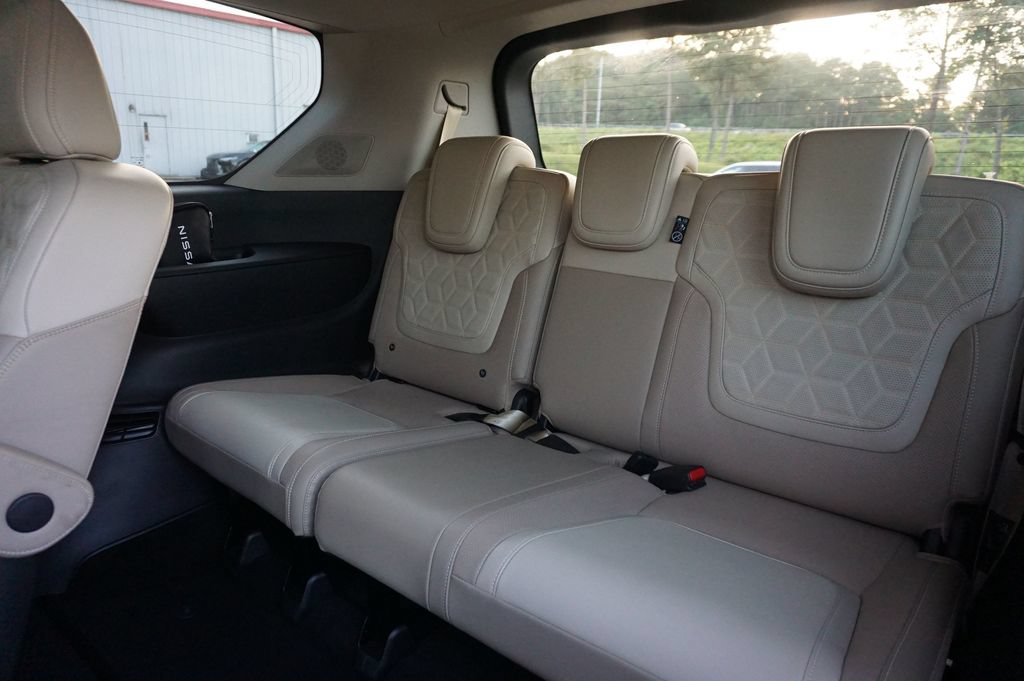 Used 2025 Nissan Armada Platinum RWD image 16