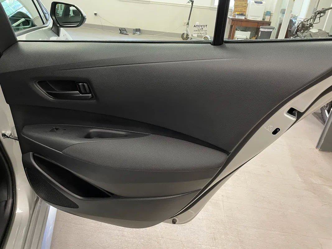 Used 2025 Toyota Corolla LE FWD image 29