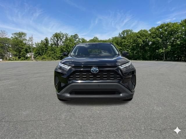 Used 2022 Toyota RAV4 XLE AWD/4WD image 3