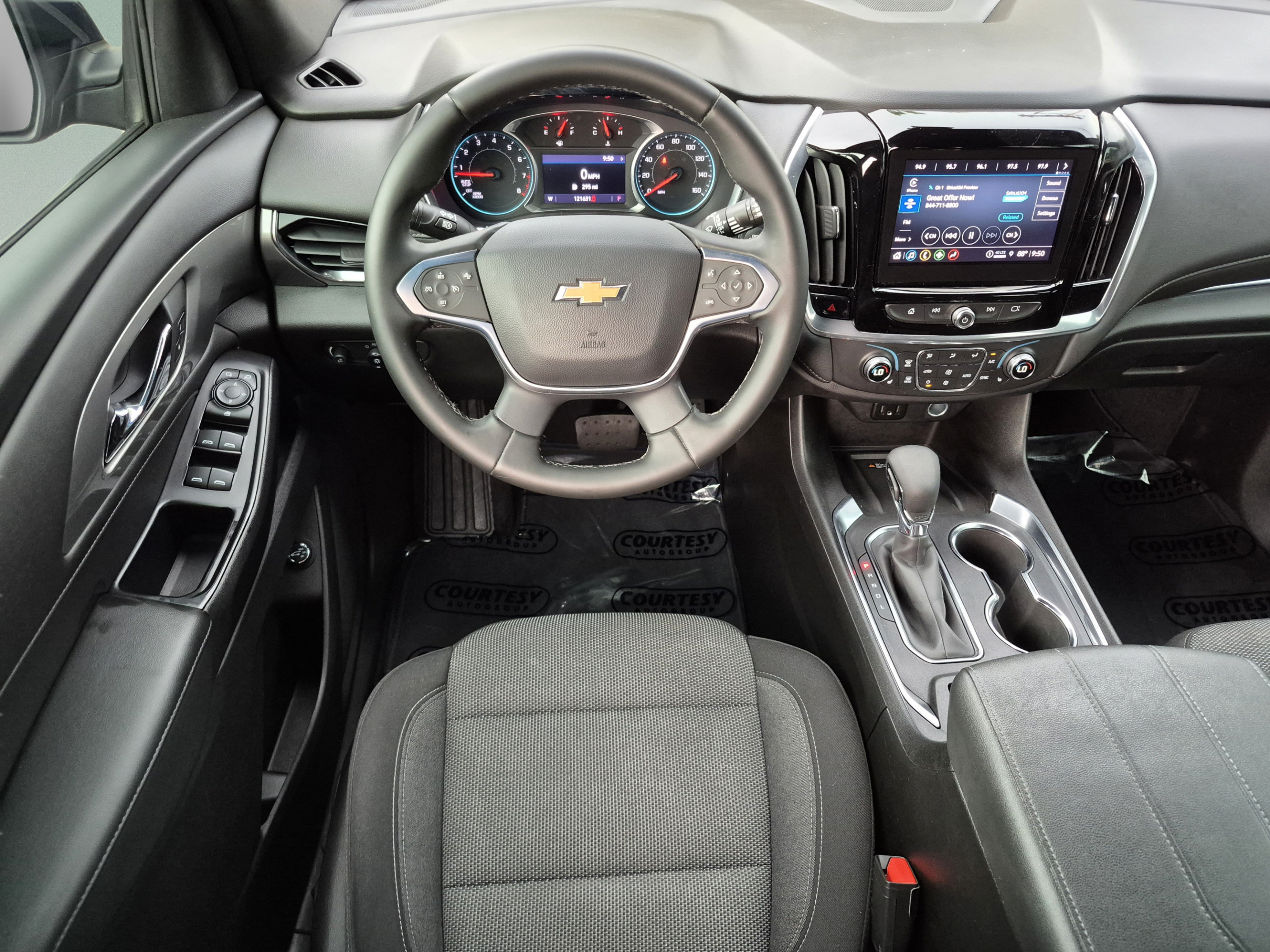 Used 2023 Chevrolet Traverse LT FWD image 12