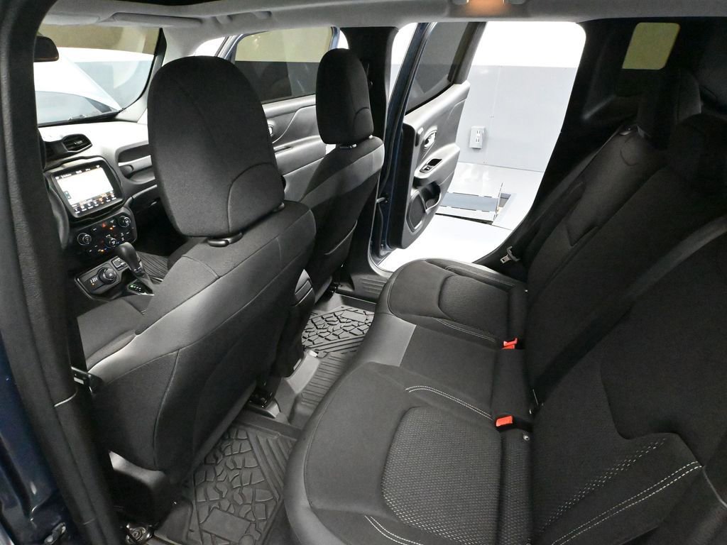 Used 2023 Jeep Renegade Latitude w/ Sun/Sound Group image 39