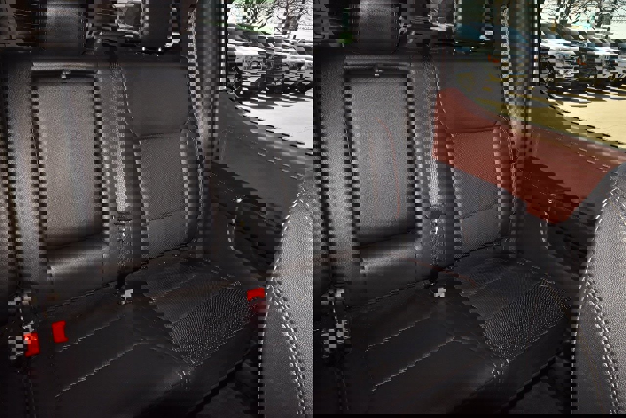 Certified 2022 Ford F150 Lariat w/ Equipment Group 502A High image 21