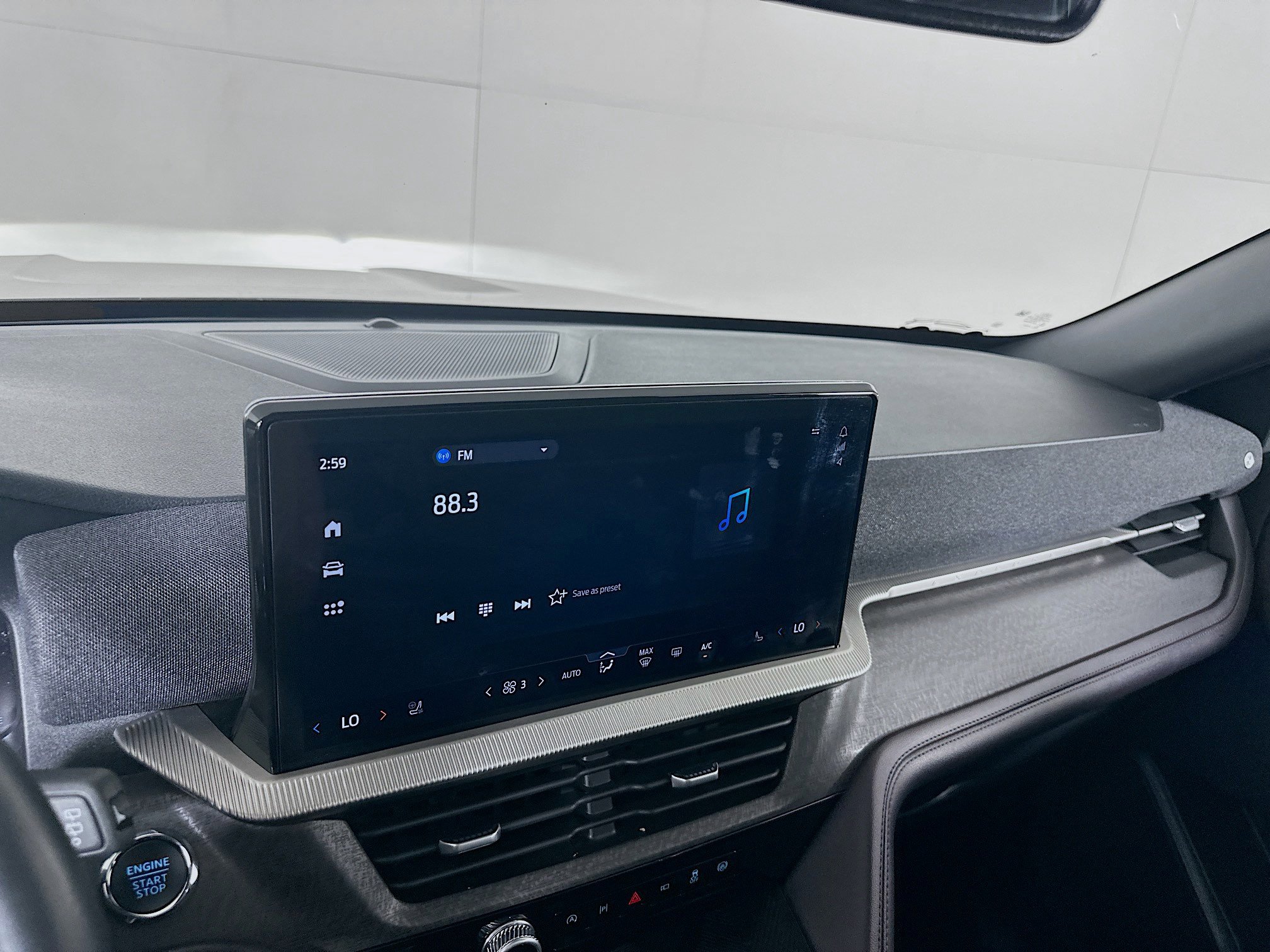 Used 2025 Ford Explorer Platinum w/ LUX Leather Package image 19