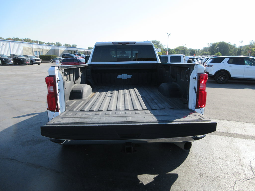 Certified 2022 Chevrolet Silverado 3500 LTZ w/ LTZ Convenience Package AWD/4WD image 8