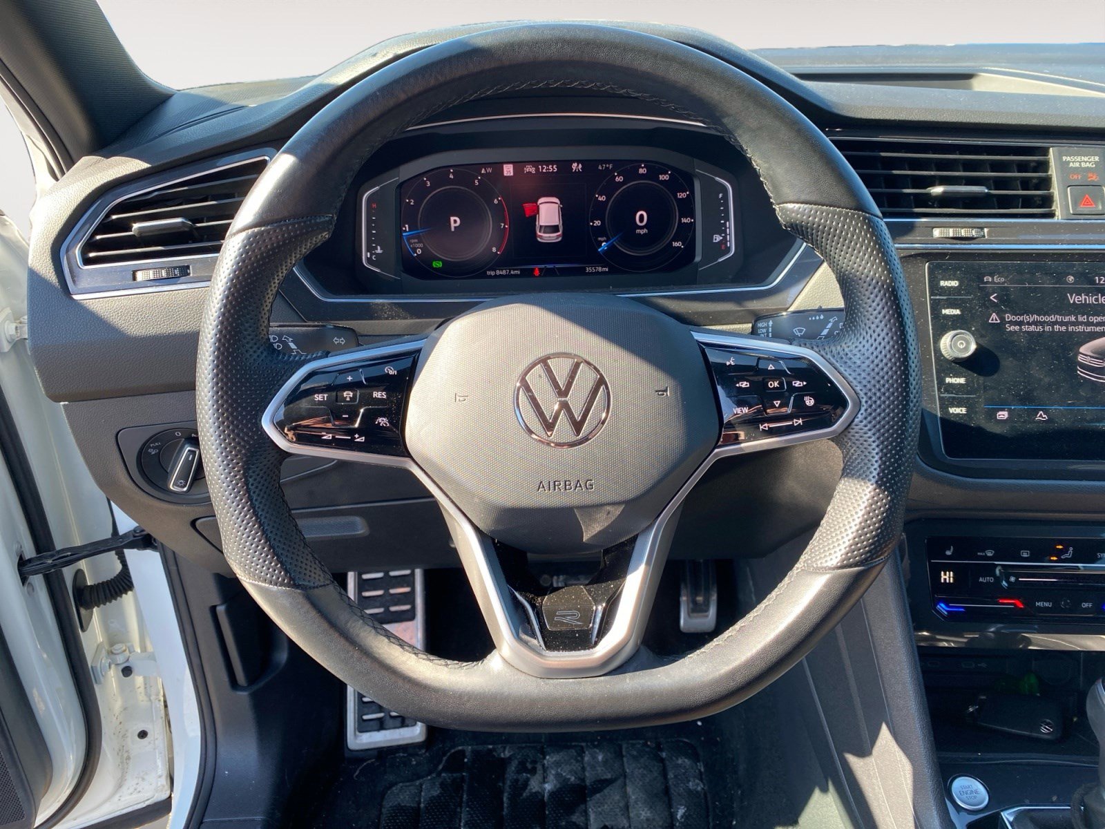 Used 2022 Volkswagen Tiguan SEL R-Line image 16