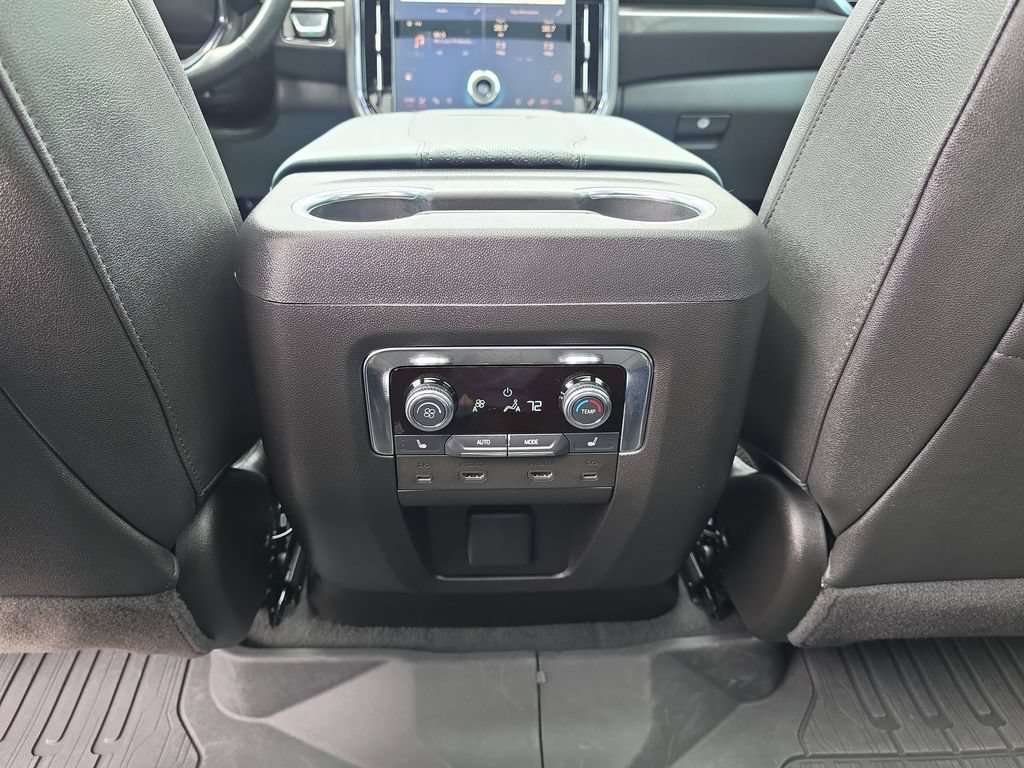 Certified 2025 GMC Yukon AT4 w/ AT4 Premium Plus Package AWD/4WD image 27