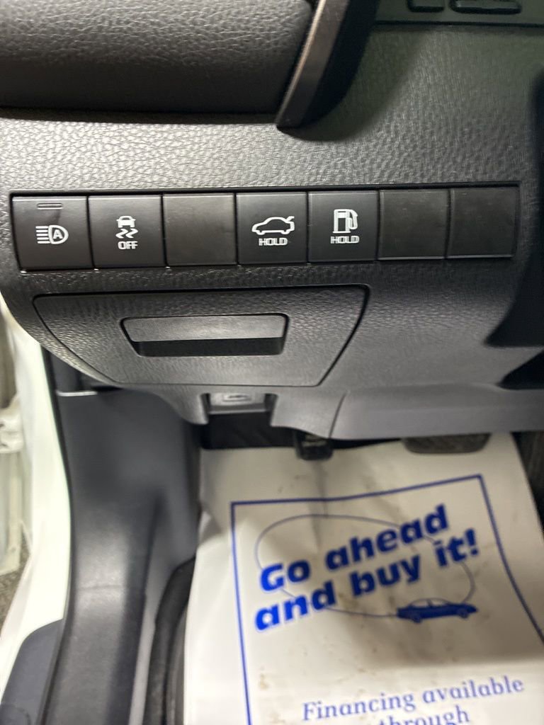 Used 2021 Toyota Camry SE image 14