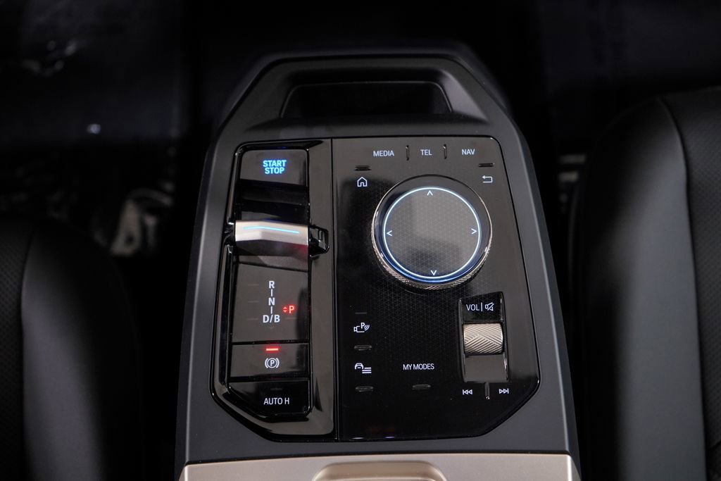 Used 2024 BMW iX xDrive50 image 13