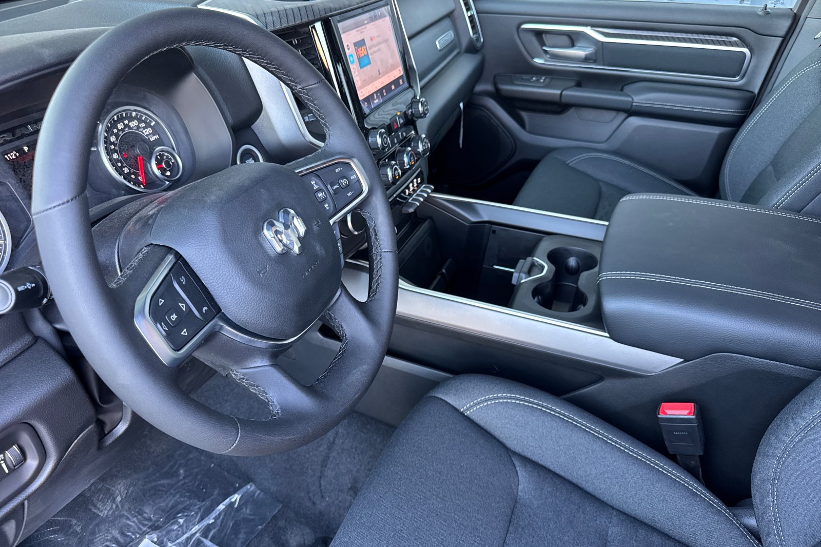 New 2027 RAM 1500 4x4 Crew Cab image 9