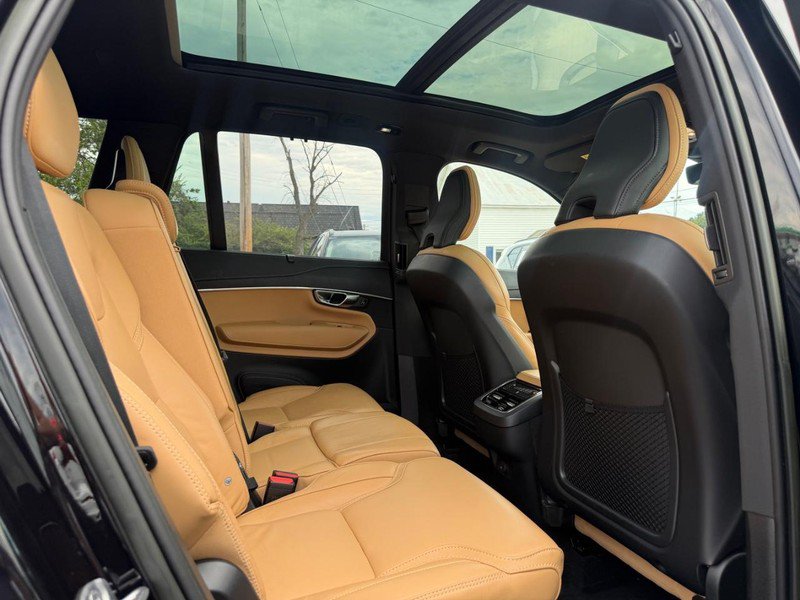 Certified 2023 Volvo XC90 B6 Ultimate AWD/4WD image 11
