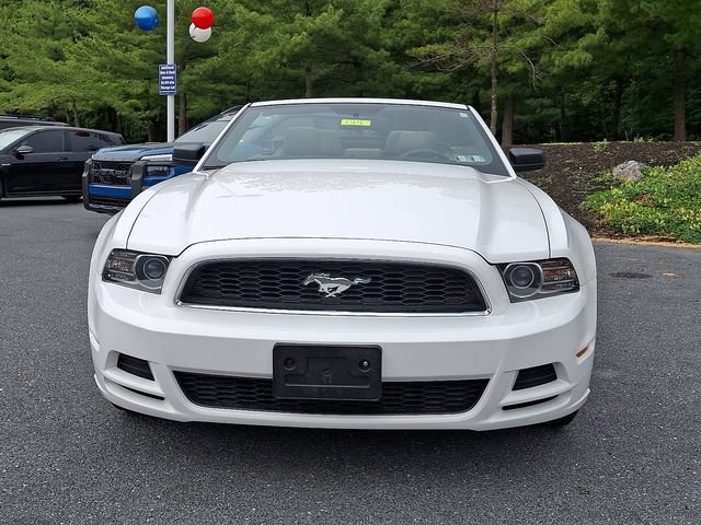 Used 2014 Ford Mustang Convertible RWD image 2