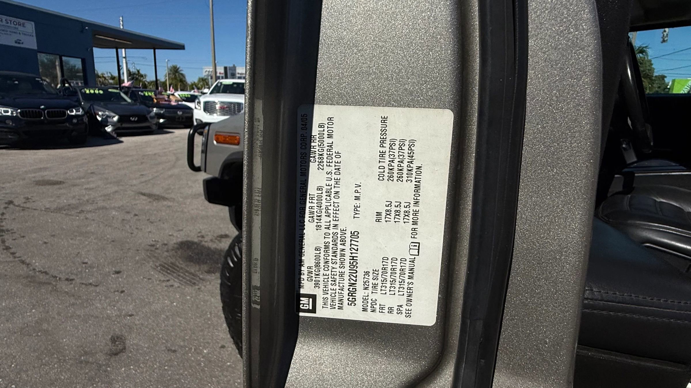 Used 2005 HUMMER H2 SUT w/ Preferred Equipment Group image 30