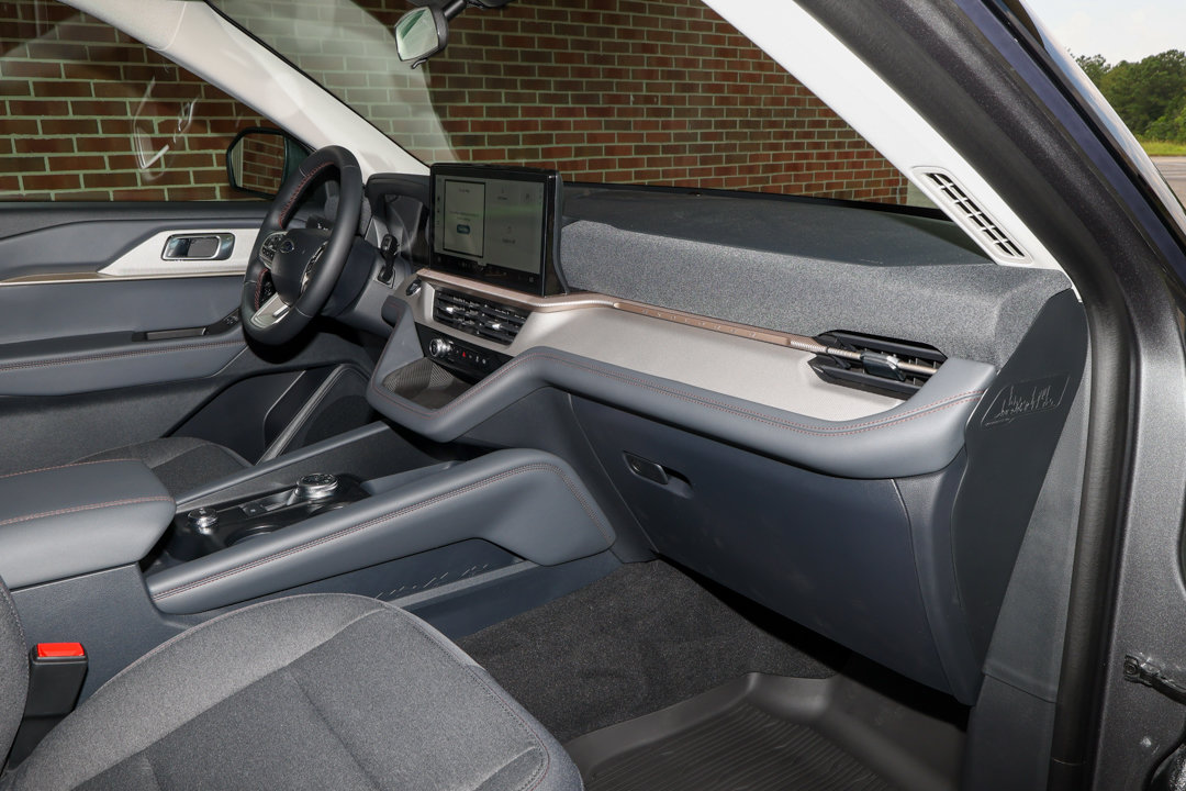 New 2026 Ford Explorer Active AWD/4WD image 23