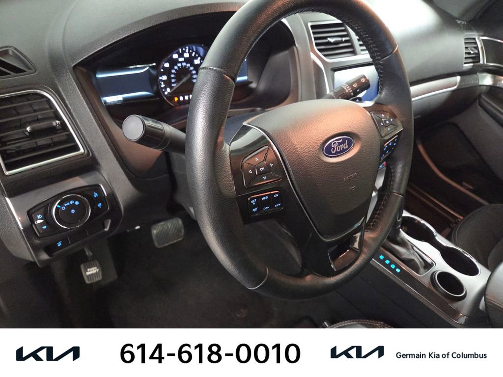 Used 2017 Ford Explorer Limited w/ Equipment Group 301A FWD image 18