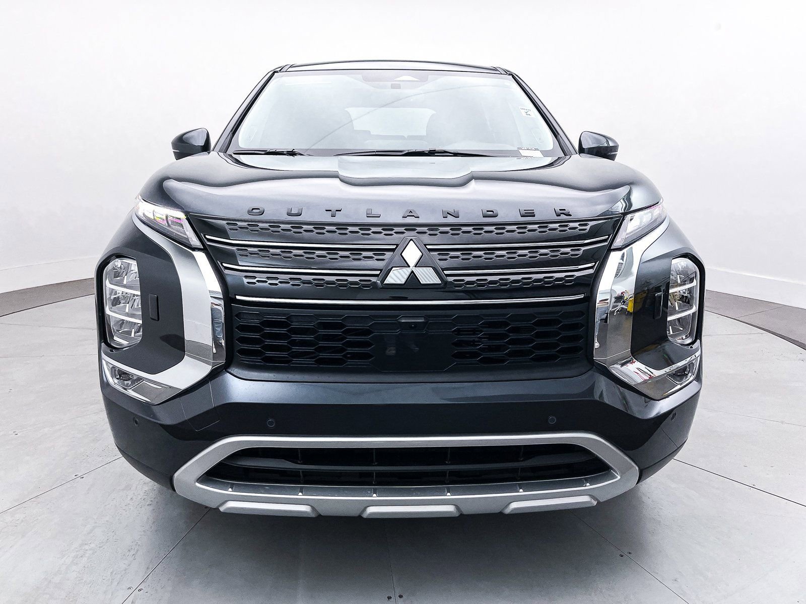 New 2025 Mitsubishi Outlander SE AWD/4WD image 2